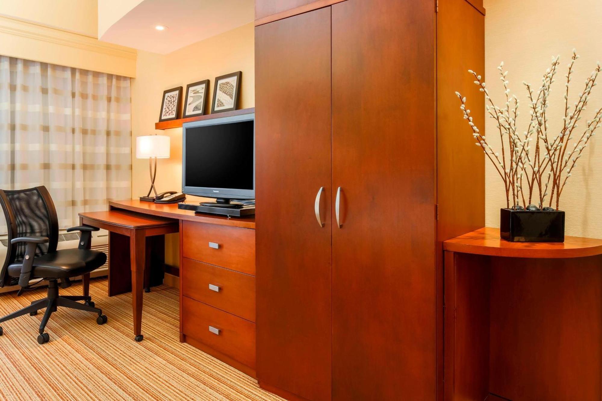 Hotel Courtyard By Marriott Potomac Mills Woodbridge Exterior foto
